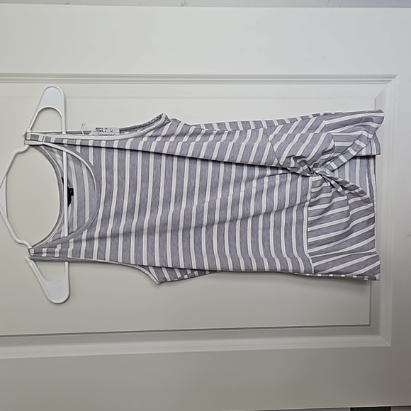 Signature Studio Size Small Tank - Picture 1 of 6